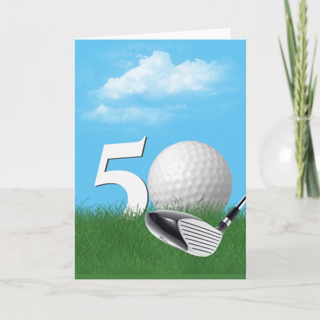 Cartão Bola de Golfe de Aniversário de 50 anos na Grama (Frente)