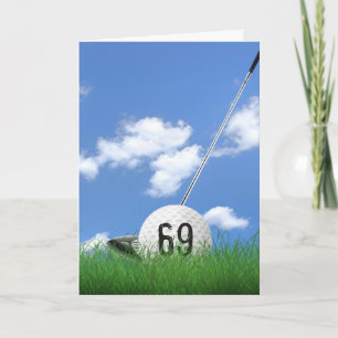 Cartão bola de golfe de aniversário de 69 anos na grama