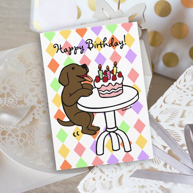 Cartão Bolo de Chocolate de Birthday Labrador Cartoon (Birthday Cake Chocolate Labrador Cartoon Birthday Card with colorful background for dog lovers.)