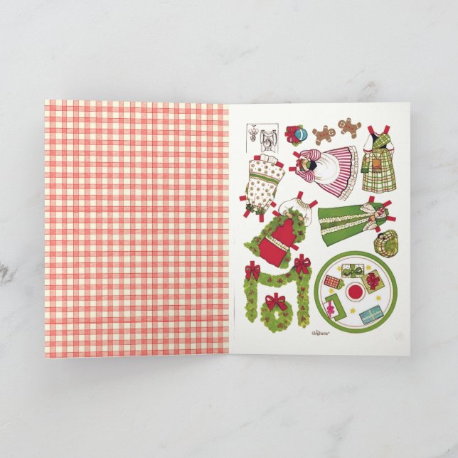 Cartão Boneca de papel de Natal antiga com xadrez fofo no (Interior)