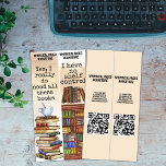 Cartão Bookstore Biblioteca QR Cotação do Livro Funny<br><div class="desc">Dois favoritos com citações de livros engraçadas em fontes de máquinas de escrever antigas e ilustrações de cores d'água dos livros, esses favoritos seriam excelentes de usar para promoções de livraria, autor ou biblioteca, personalizar com as informações de sua loja ou biblioteca no verso. A página de favoritos precisará ser...</div>