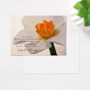 Cartão branco da caridade do casamento do Daffodi