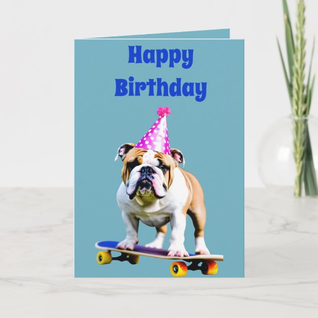 Cartão Bulldog Vestindo um Chapéu de Aniversário em um sk (Frente)