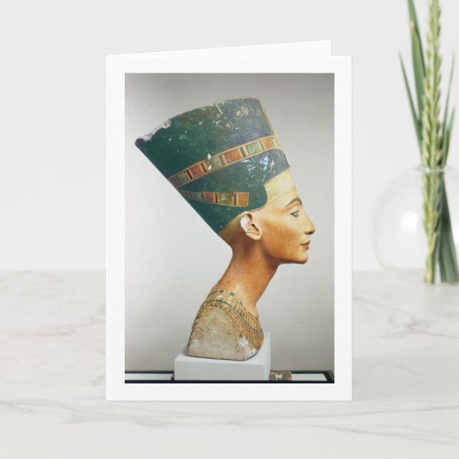 Cartão Bust of Queen Nefertiti, side view, from the studi (Frente)