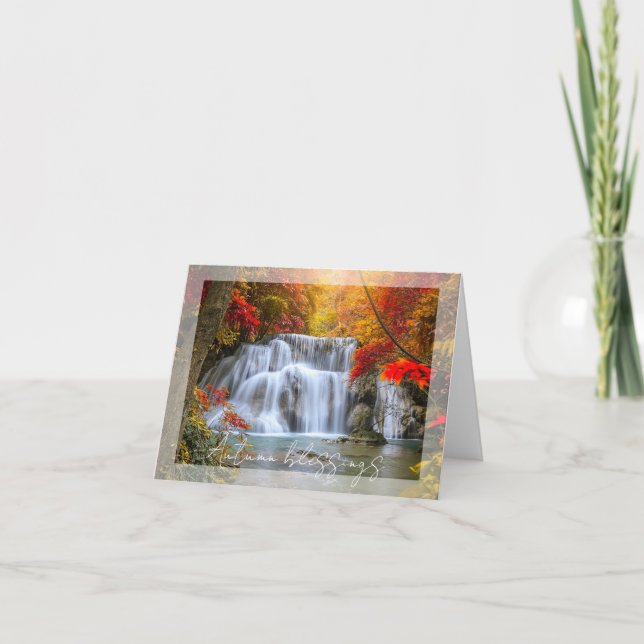 Cartão Cachoeira de outono com texto personalizado (Frente)