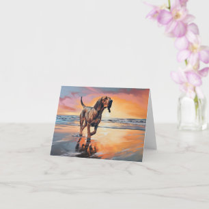 Cartão Cachorro Bloodhound Sandy Paws no pôr do sol da Pr