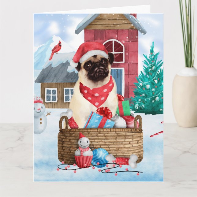 Cartão Cachorro Pug na neve Casa de cachorro no Natal (Frente)