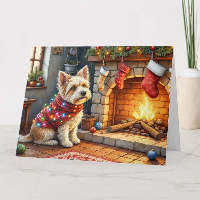 Cartão Cairn Terrier Sitting Fireplace Christmas Lights (Frente)