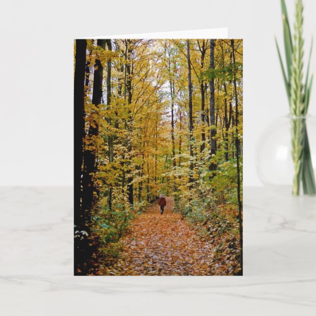 Cartão caminhar na floresta (Frente)