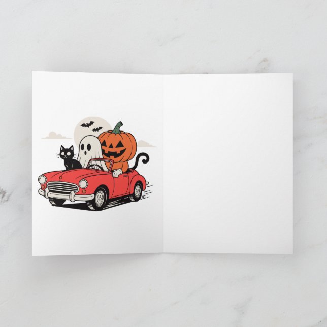 Cartão Camiseta Retro de Halloween com Fantasma Dirigindo (Interior)