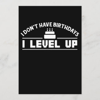 Cartão Camisetas impressas de aniversários eu subo de nív