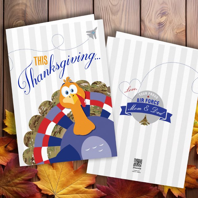 Cartão Camo Força Aérea Turca Feliz Ação de Graças Milita (Happy Thanksgiving military camouflage funny turkey card for Air Force Airman, Army, Navy, Marines)