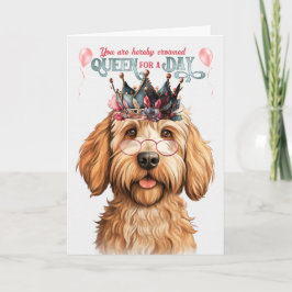 Cartão Caramel Labradoodle Queen por um dia de aniversári