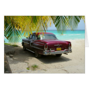 Cartão Carro antigo na praia de Cuba