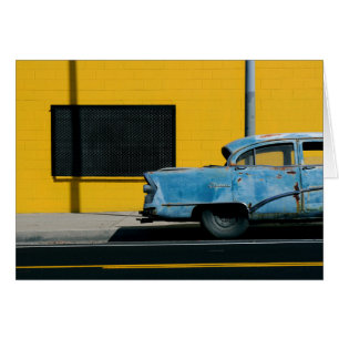Cartão Carro Azul Rusty e Parede Amarelo