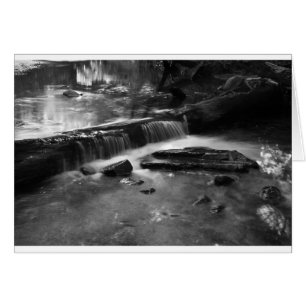 Cartão Cascata em mono