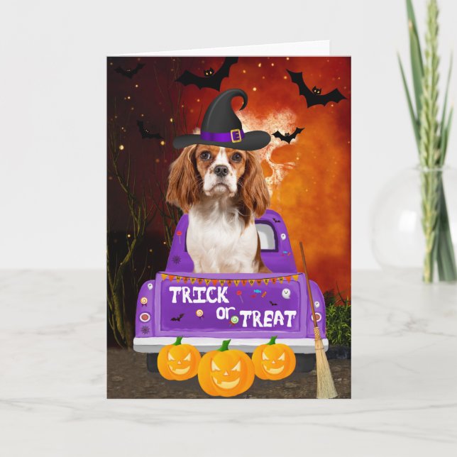Cartão Cavalier King Dog em Halloween Truck (Frente)