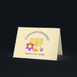 Cartão Chanukah Blessings | BARUCH ATAH ADONAI | Hanukkah<br><div class="desc">Na moda, moderno Cartão de Saudação CHANUKAH. Design mostra um MENORAH dourado com uma ESTRELA multicolorido DE DAVID e cinza prateada DREIDEL. No topo há um texto curvo que diz CHANUKAH BLESSINGS e abaixo do texto lê-se BARUCH ATAH, ADONAI (Abençoado seja você, Ó Deus). No dentro, há outra menorah (hanukkiyah)...</div>