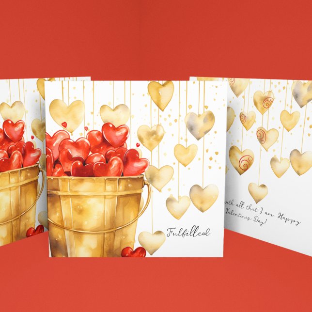 Cartão Cheio balde de Corações Vermelhos e Corações Doura (Bucket full of Valentine's red hearts with gold hearts on a string for love day customizable cards.)