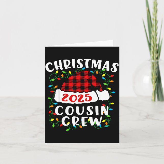 Cartão Christmas Cousin Crew 2025 Plaid Santa Hat Xmas Li (Frente)