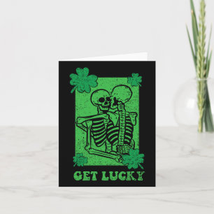 Cartão Coloque o Shamrock do Skeleton de Dia de São Patrí