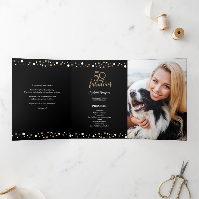 Cartão Com Dobra Tripla 50 e fabulosa 50 Foto de aniversário TriFold (Dentro)