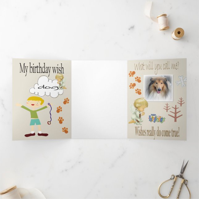 Cartão Com Dobra Tripla Feliz Aniversário Desejando por um cachorro (Dentro)