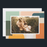 Cartão com fotos Colorido de Férias de Formas Mode<br><div class="desc">Formas de abstrato em cores suaves,  mas divertidas,  dão a este cartão de festas com estilo paisagem,  uma sensação não tradicional,  mas quente. Adicione uma mensagem mais longa de alegria nas costas e compartilhe facilmente suas atualizações familiares com os entes queridos.</div>
