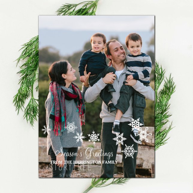 Cartão com fotos de Férias de Neve da Ivory Elegan (Ivory Elegant Snowflakes Holiday Photo Card)