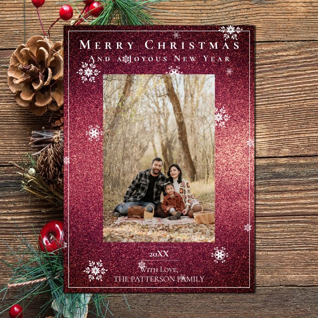Cartão com fotos de Férias de Neve Vermelho Snowfl (Red Glitter Snowflakes Holiday Photo Card)