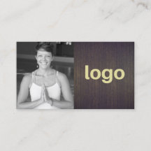Cartão com fotos para adicionar logotipo em madeir