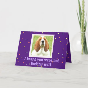 Cartão Consiga uma boa placa com o basset Hound e Cupcake