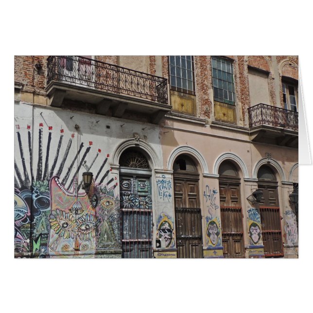 Cartão Construção velha com grafites & portas dos balcões (Frente Horizontal)