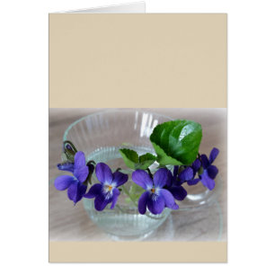 Cartão copo de violetas