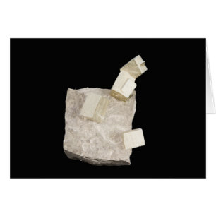 Cartão Cristais da pirite no xisto