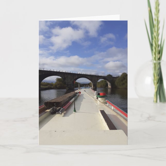 Cartão Cruzamento de rio em barco estreito. (Frente)