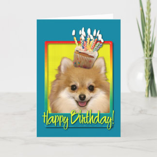 Cartão Cupcake Pomeranian do aniversário