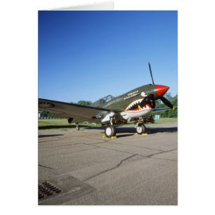 Cartão Curtiss P-40 Warhawk, em festival aéreo de