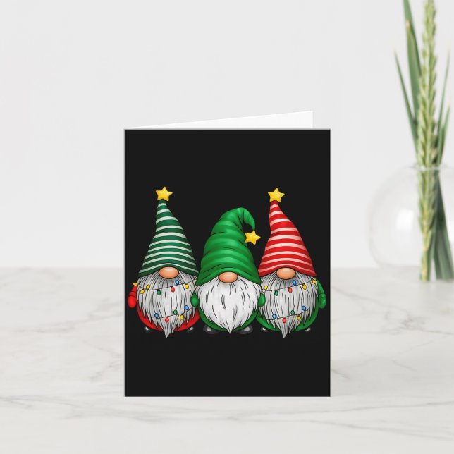 Cartão Cute Gnomes Merry Christmas Light Family Gnome Xma (Frente)