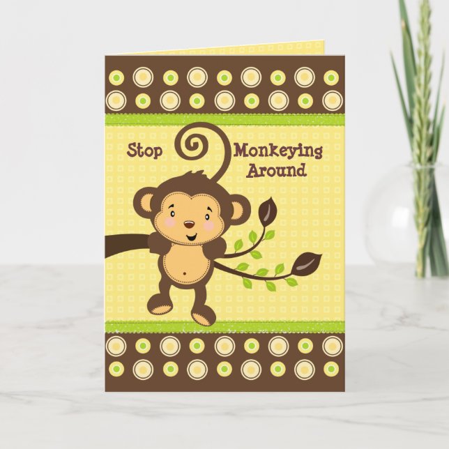 Cartão Cute Monkey on Tree Branch Birthday Card (Frente)