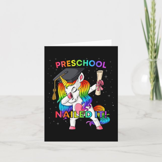 Cartão Dabbing Unicorn Preschool Nelejou Graduação de Ti (Frente)