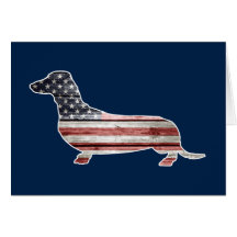 Dachshund patriótico com bandeira americana