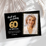 Cartão De Agradecimento 60ª Foto de Aniversário Moderno<br><div class="desc">Elegante na 60ª festa de aniversário,  agradeço cartas com um fundo preto na moda que pode ser mudado para qualquer cor,  uma foto da aniversariante / garoto,  brilho dourado,  sessenta balões de hélio dourado,  e um obrigado moderno que você modelo é fácil de personalizar.</div>