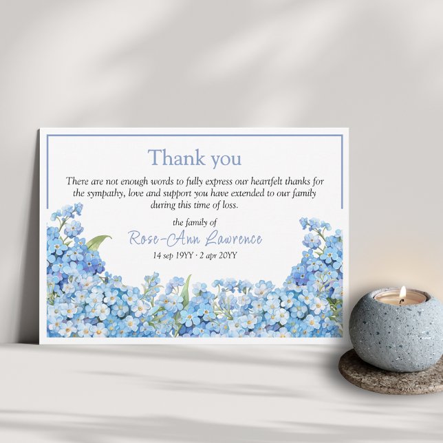 Cartão De Agradecimento Azul esqueço-me-nots funeral de quadro floral (Funeral thank you card from family with floral botanical details and color frame, forget-me-nots)