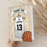 Cartão De Agradecimento Bar De Basquete Mitzvah Obrigado<br><div class="desc">Bar mitzvah obrigado cartas com um fundo no campo de basquete,  uma camisa branca com seu nome infantil,  número e estrela de David. No dentro é o texto que pode ser personalizado,  ou você pode excluí-lo e deixá-lo vazio.</div>