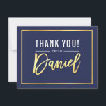 Cartão De Agradecimento BAR MODERNO MITZVAH obrigado seu nome dANIEL<br><div class="desc">pelo kat massard >> WWW.SIMPLYSWEETPAPERIE.COM << Uma maneira simples e na moda para dizer obrigado para o seu convidado para participar do BAR/BAT MITZVAH do seu filho como modelo, é simples você adicionar seus próprios detalhes ou clicar no botão personalizar e você pode adicionar ou alterar texto, fontes, tamanhos etc....</div>