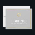 Cartão De Agradecimento BAR MODERNO MITZVAH simples obrigado sua cinza de<br><div class="desc">pelo kat massard >> kat@simplysweetPAPERIE.com << Uma maneira simples e na moda para dizer obrigado para o seu convidado para participar do BAR/BAT MITZVAH do seu filho como modelo, é simples você adicionar seus próprios detalhes ou clicar no botão personalizar e você pode adicionar ou alterar texto, fontes, tamanhos etc....</div>