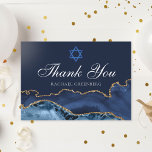 Cartão De Agradecimento Bat Personalizado Mitzvah Elegante Marinho Azul Ag<br><div class="desc">Azul-marinho e ouro elegantes enfeitam o lado deste cartões de agradecimentos moderno do Bat Mitzvah. Mazel Tov! Personalize com seu nome sob a Estrela de David. Cartões perfeitos para uma família judia,  na moda,  celebrando uma garota sendo chamada para a Torá.</div>