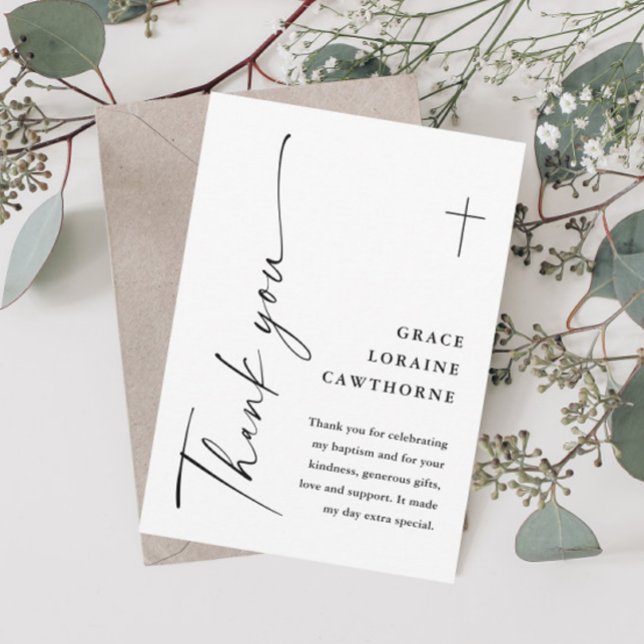 Cartão De Agradecimento Batismo Branco de Script Elegante Moderno (Modern script black and white baptism thank you cards.)