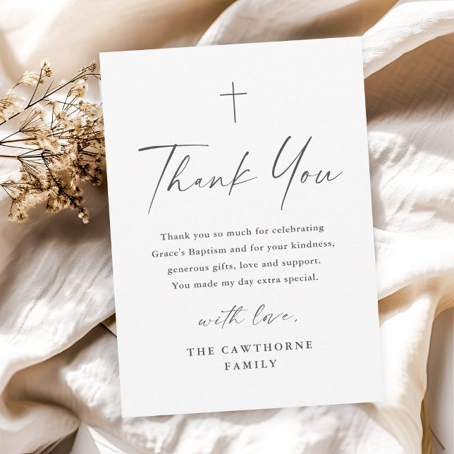Cartão De Agradecimento Batismo Mínimo de Script Elegante Moderno (Simple minimal script black and white cross baptism thank you card.)